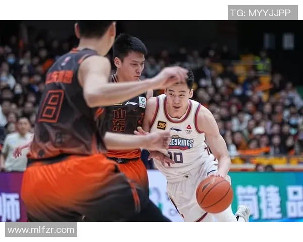 山东与新疆激战回放精彩瞬间全景回顾24日比赛精彩时刻解析